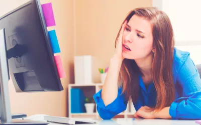 Síndrome de burnout Trabajadora con síndrome de burnout