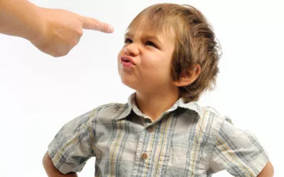 Niño con hiperactividad o TDAH