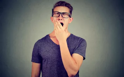 Día Europeo de la Narcolepsia Hombre vencido por el sueño por su narcolepsia