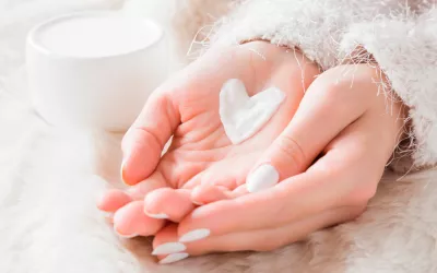 Manos secas o agrietadas: consejos para cuidarlas Manos secas o agrietadas