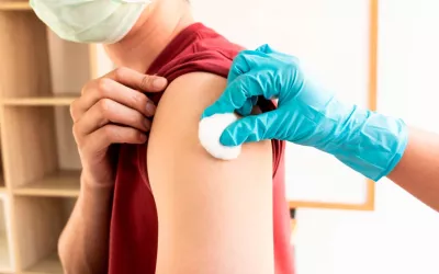 Efectos secundarios de las vacunas COVID-19 Síntomas post vacunas COVID-19