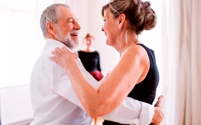 Tipos de bailes de salón aconsejados para la tercera edad Bailes de salón para mayores