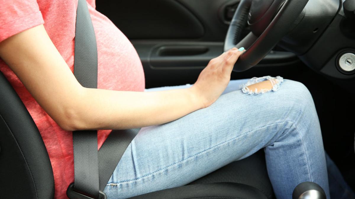 Conducir embarazada, hasta cuándo y cómo hacerlo con seguridad
