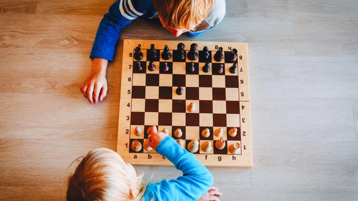Cómo pueden los niños aprender de las partidas de ajedrez online