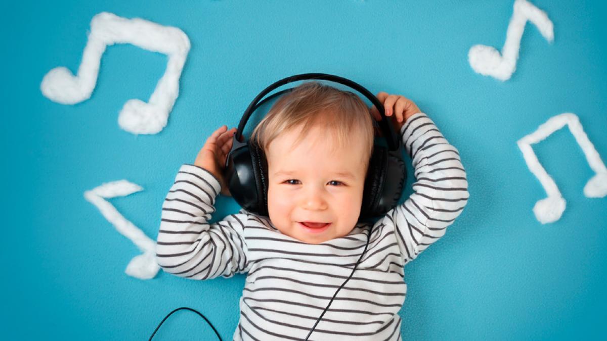 Escuchar música mejora el proceso cerebral de los bebés