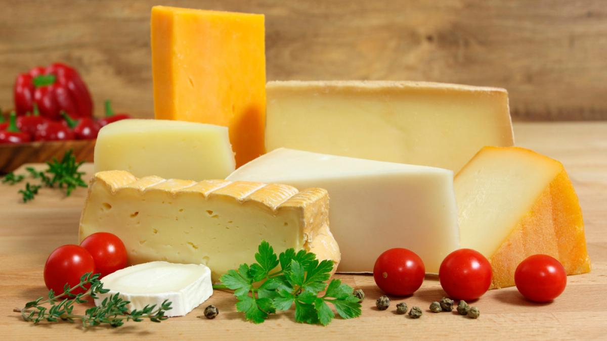 ¿Cómo se elabora un queso de Cabrales? Mitos y verdades sobre el más famoso queso asturiano